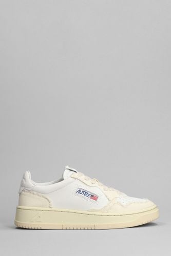 Autry 01 Sneakers In Beige Leather - Autry - Modalova