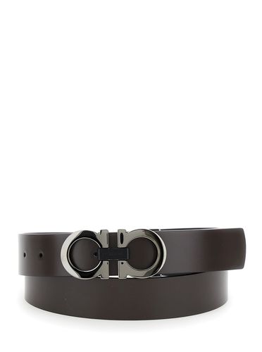 Black And Reversible Belt With Gancini Buckle In Smooth Leather Man - Ferragamo - Modalova