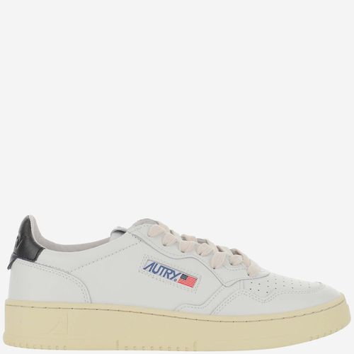 Autry Low Medalist Sneakers - Autry - Modalova