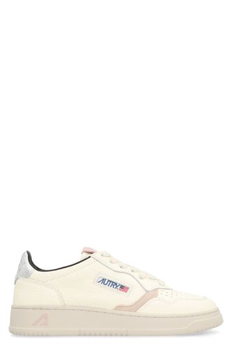 Medalist Leather Low-top Sneakers - Autry - Modalova