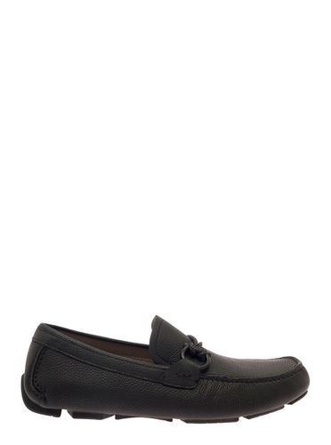 Slip-on Loafers With Gancini Detail In Hammered Leather Man - Ferragamo - Modalova