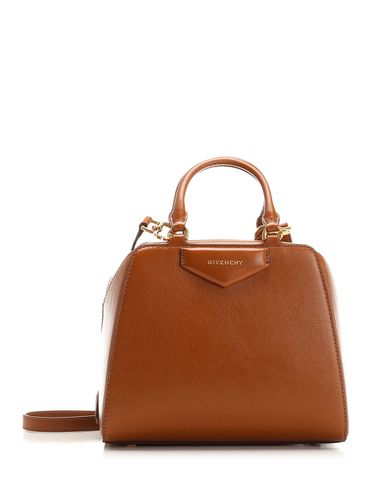 Givenchy antigona Cube Mini Handbag - Givenchy - Modalova