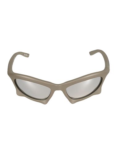 Cat Eye Logo Sunglasses - Balenciaga Eyewear - Modalova
