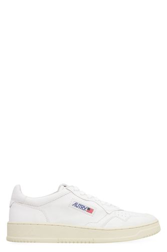 Medalist Leather Low-top Sneakers - Autry - Modalova