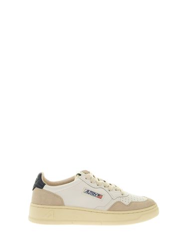 Medalist Leather Low-top Sneakers - Autry - Modalova