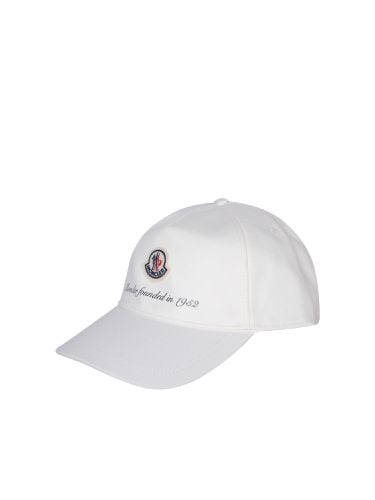 Moncler Logo Patch White Hat - Moncler - Modalova
