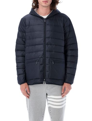 Ultra Light Nylon Down Hooded Jacket - Thom Browne - Modalova