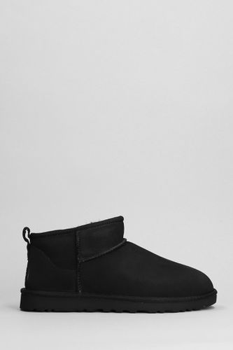 Classic Ultra Mini Low Heels Ankle Boots In Suede - UGG - Modalova