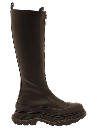 Tread Slick Boots With Embossed Logo And Chunky Platform In Leather Woman - Alexander McQueen - Modalova