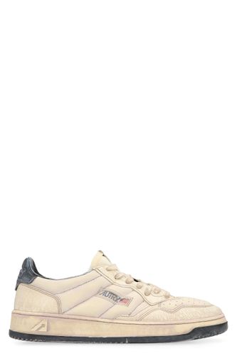 Medalist Leather Low-top Sneakers - Autry - Modalova