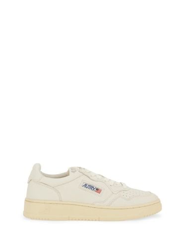 Autry Medalist Low Sneakers - Autry - Modalova