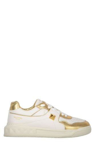 Leather Low-top Sneakers - Valentino Garavani - Modalova