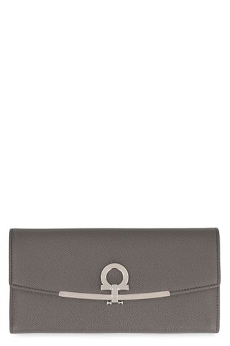 Ferragamo Gancini Leather Wallet - Ferragamo - Modalova