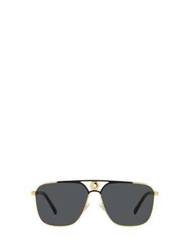 Ve2238 Gold / Matte Black Sunglasses - Versace Eyewear - Modalova