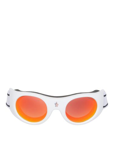 Moncler Shield Frame Sunglasses - Moncler - Modalova