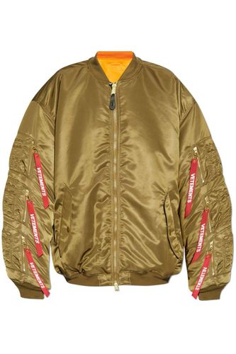 Keyring Attachment Cargo Bomber Jacket - VETEMENTS - Modalova