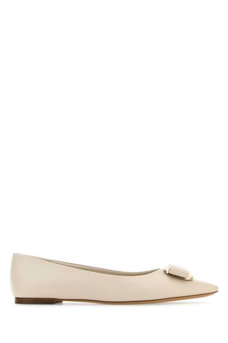 Chalk Leather Zea Ballerinas - Ferragamo - Modalova