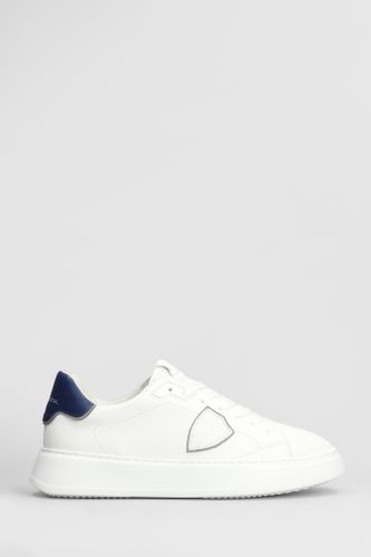 Temple Low Sneakers In Leather - Philippe Model - Modalova