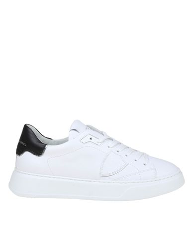 Sneakers Temple Low In And Leather - Philippe Model - Modalova