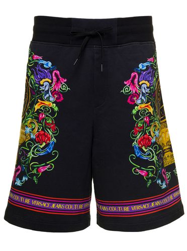 Black Shorts With Floreal And Logo Lettering Print In Cotton Man - Versace Jeans Couture - Modalova