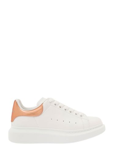 White Oversized Sneakers With Rose Gold Vinyl Patch In Leather Woman - Alexander McQueen - Modalova