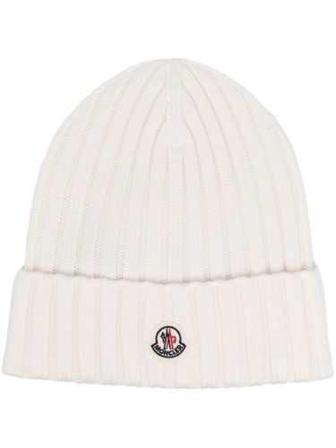 White Wool Beanie With Logo Patch - Moncler - Modalova