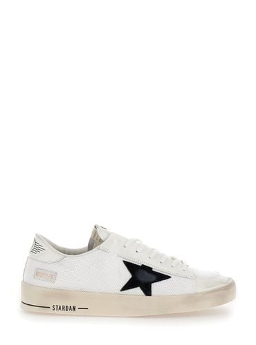 Stardan Low Top Sneakers With Star Patch In Leather And Fabric Man - Golden Goose - Modalova