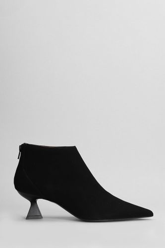 Esta High Heels Ankle Boots In Suede - Roberto Festa - Modalova