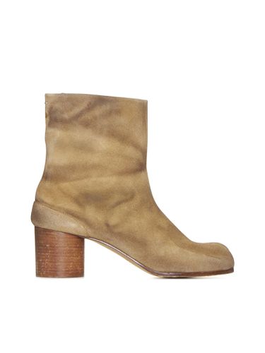 Tabi Ankle Boots In Camel Suede - Maison Margiela - Modalova