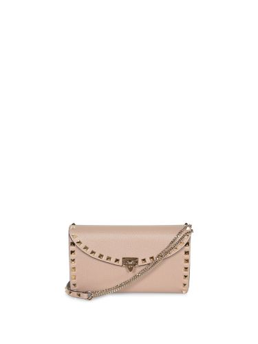 Rockstud Wallet On Chain In Nude - Valentino - Modalova