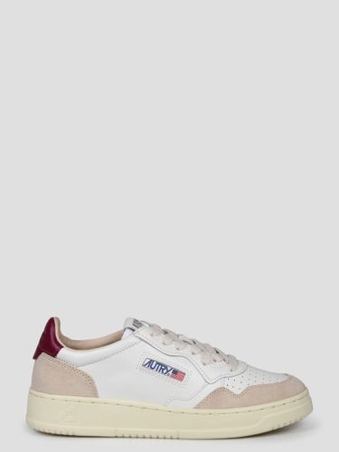 Autry Medalist Low Sneakers - Autry - Modalova