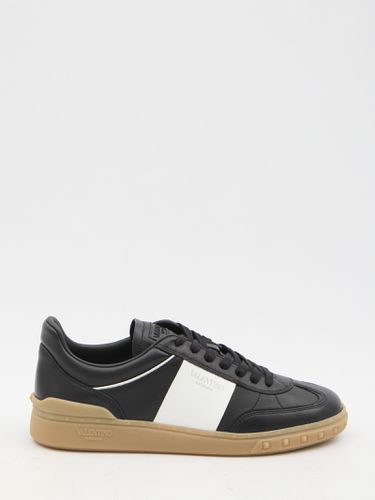 Low Top Upvillage Sneakers - Valentino Garavani - Modalova