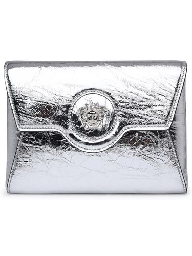 La Medusa Clutch Bag In Silver Laminated Leather - Versace - Modalova