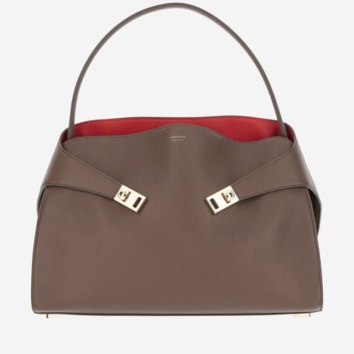 Hug Soft Two-tone Leather Shoulder Bag - Ferragamo - Modalova