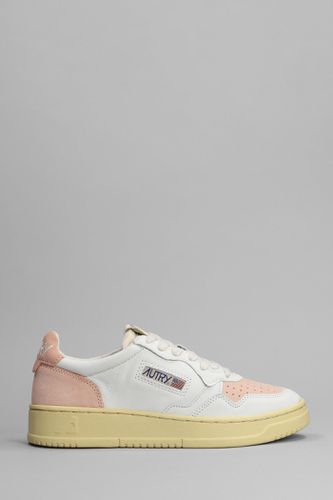 Autry Medalist Low Sneakers - Autry - Modalova