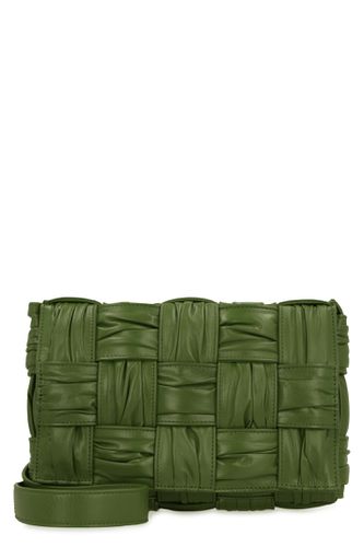 Cassette Leather Crossbody Bag - Bottega Veneta - Modalova