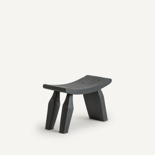 Oreus Solid Mango Three-Legged Footstool - AM.PM - Modalova