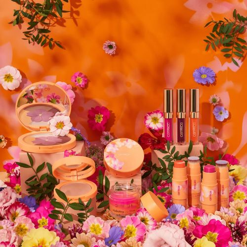 SEEKING FLOWERS polvos iluminadores tono C02 S-peachless 5,5 g - Catrice - Modalova