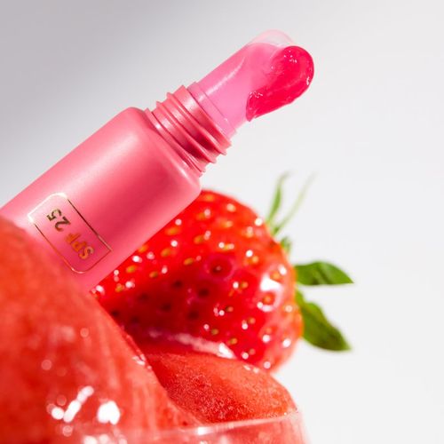 The Summer Edit Peptide Lipgloss brillo de labios con péptidos SPF 25 C01 Strawberry Sorbet 11.5 ml - Catrice - Modalova