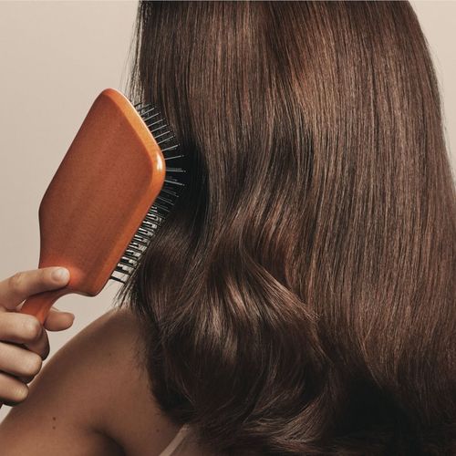 Wooden Paddle Brush cepillo de madera para el cabello 1 ud - Aveda - Modalova