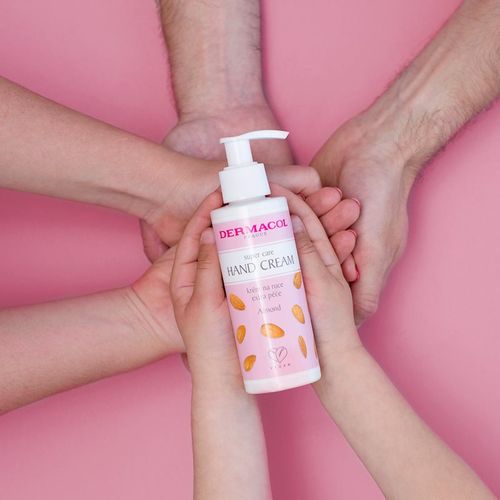 Natural crema de manos con aceite de almendras 150 ml - Dermacol - Modalova