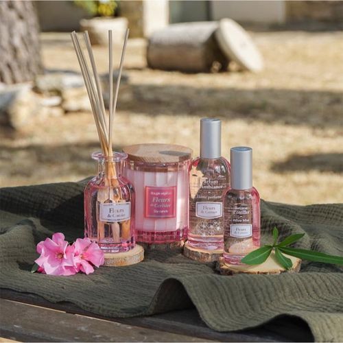 Fleurs De Cerisier vela perfumada con tapa 190 g - Esprit Provence - Modalova