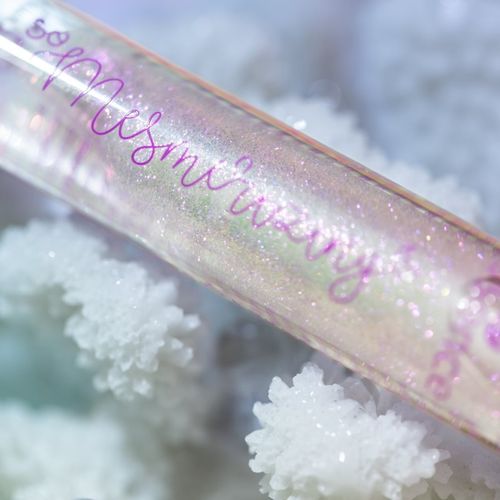 So Mesmerizing aceite para labios 3,2 ml - essence - Modalova