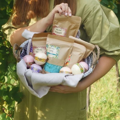 Citrus bomba de baño con efecto refrescante 130 g - Folk & Flora - Modalova