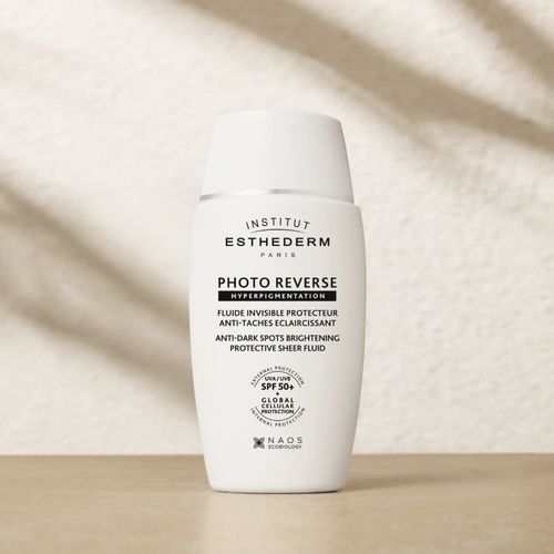 Photo Reverse Hyperpigmentation loción protectora contra problemas de pigmentación SPF 50+ 40 ml - Institut Esthederm - Modalova