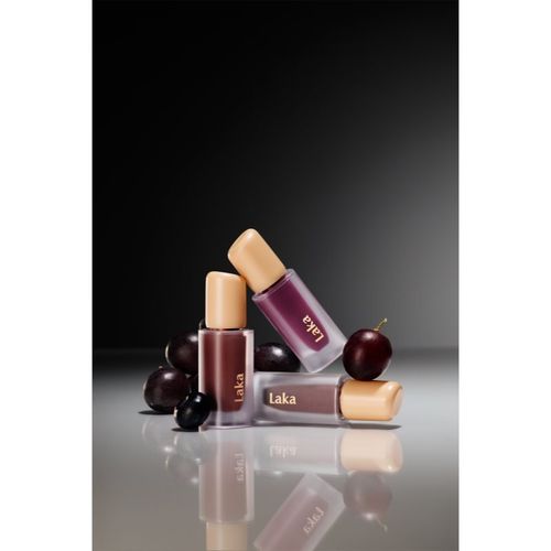 Fruity Glam Tint brillo de labios de larga duración con efecto humectante tono 121 Ash Nut 4.5 g - Laka - Modalova