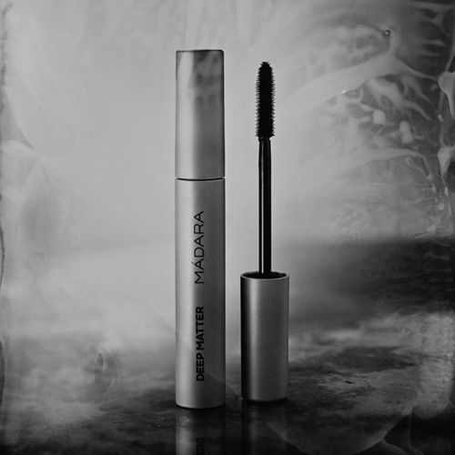 MÁDARA Deep Matter máscara de pestañas para dar volumen 6 ml - Mádara - Modalova