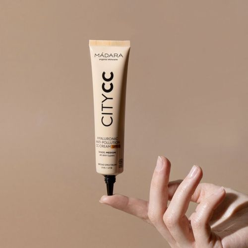 MÁDARA City CC crema CC para unificar el tono de la piel SPF 15 tono Tan 40 ml - Mádara - Modalova