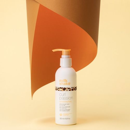 Curl Passion Enhancing Fluid tratamiento fortificante para cabello rizado 200 ml - milk_shake® - Modalova