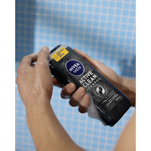 MEN Active Clean champú de limpieza profunda con carbón activo 500 ml - Nivea - Modalova